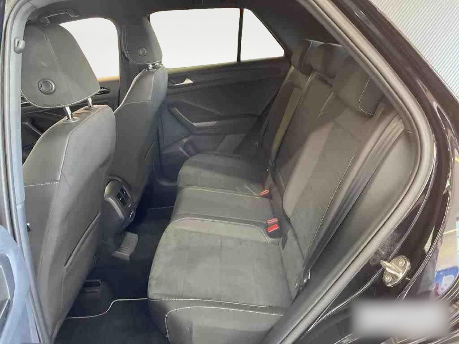 Volkswagen T-Roc 1.0 TSI Style - Samsaru's Car Outlet