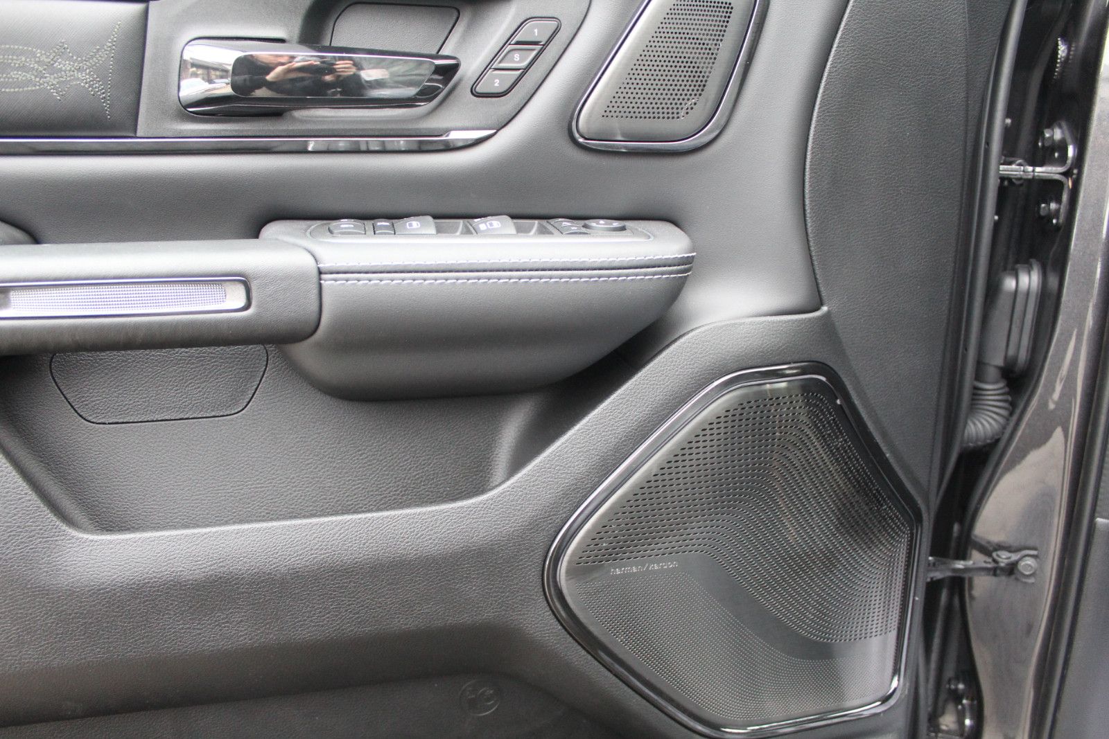 Dodge RAM 5,7L LIMITED, HUD, LPG, 360°, Deutsche EZ