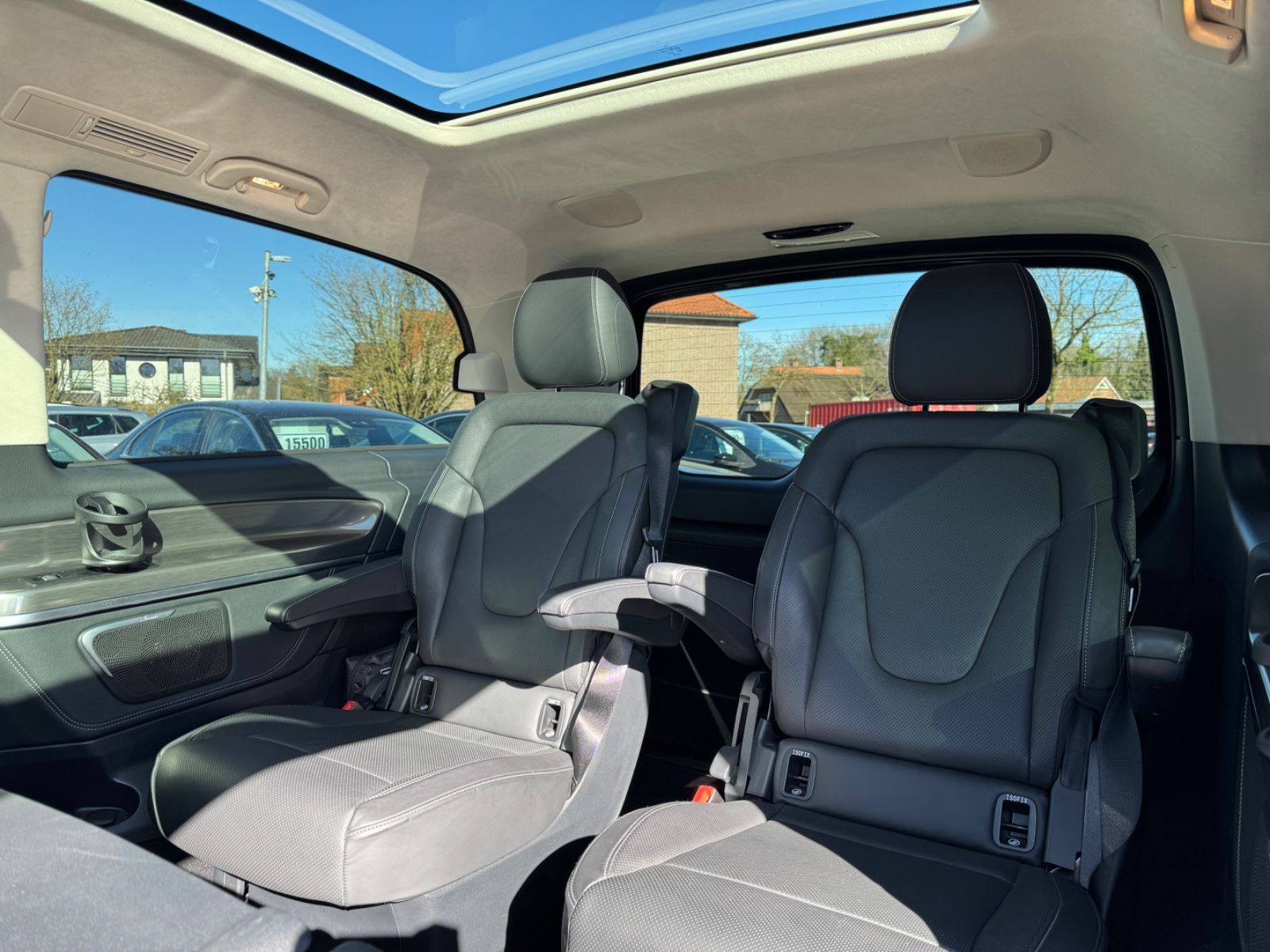 Mercedes-Benz V 300 d Exclusive - Samsaru's Car Outlet