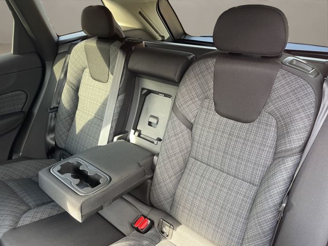 Volvo XC60 B4 Core - Samsaru's Car Outlet