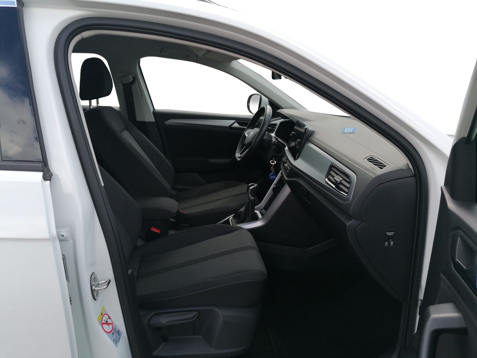 Volkswagen T-Roc 1.0 TSI Life - Samsaru's Car Outlet