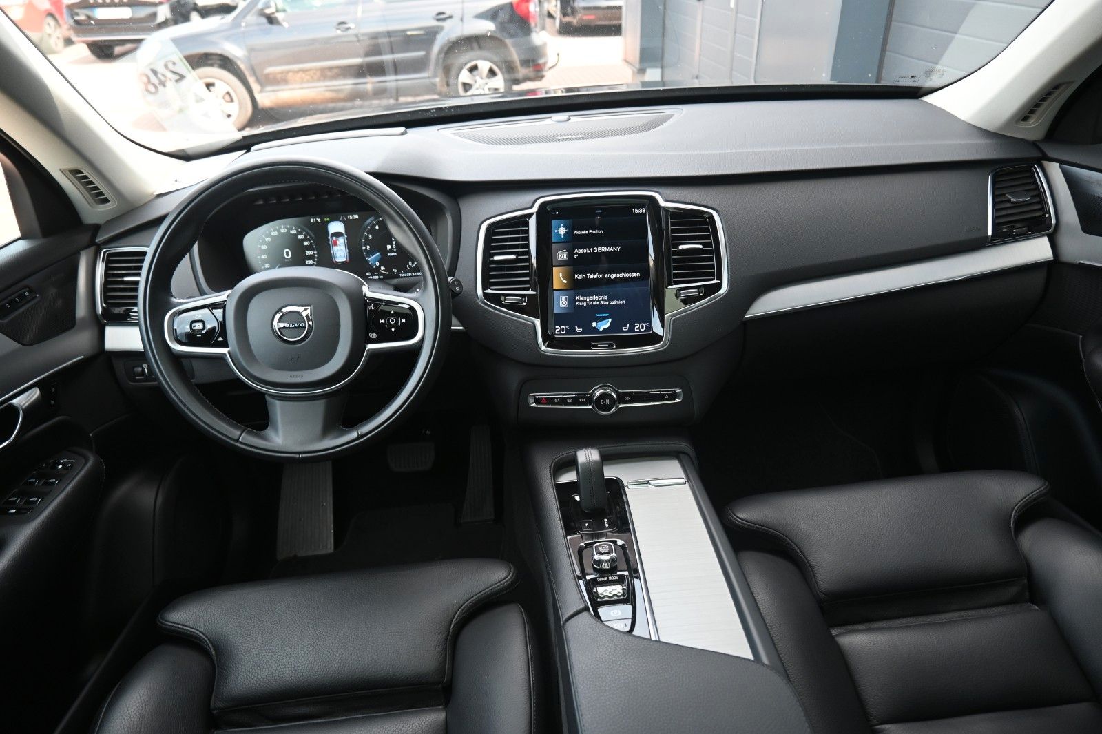 Volvo XC90 T8 Inscription - Samsaru's Car Outlet