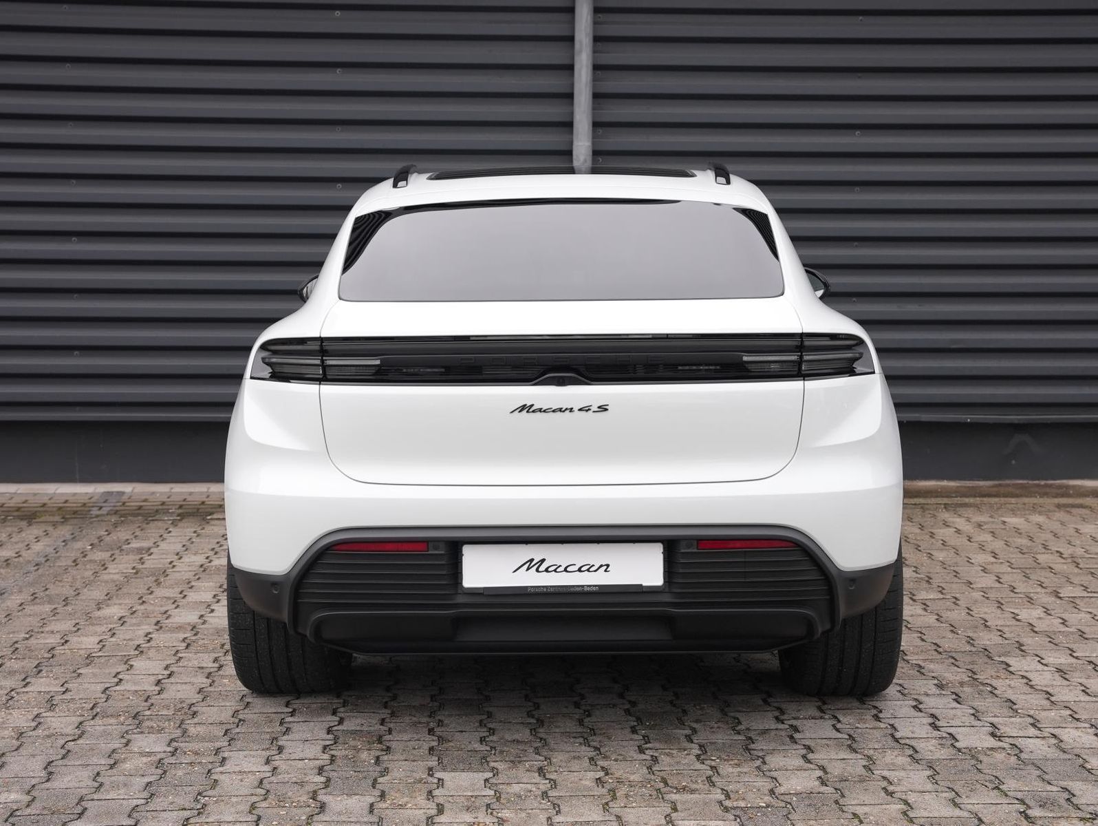 Porsche Macan 4S - Samsaru's Car Outlet