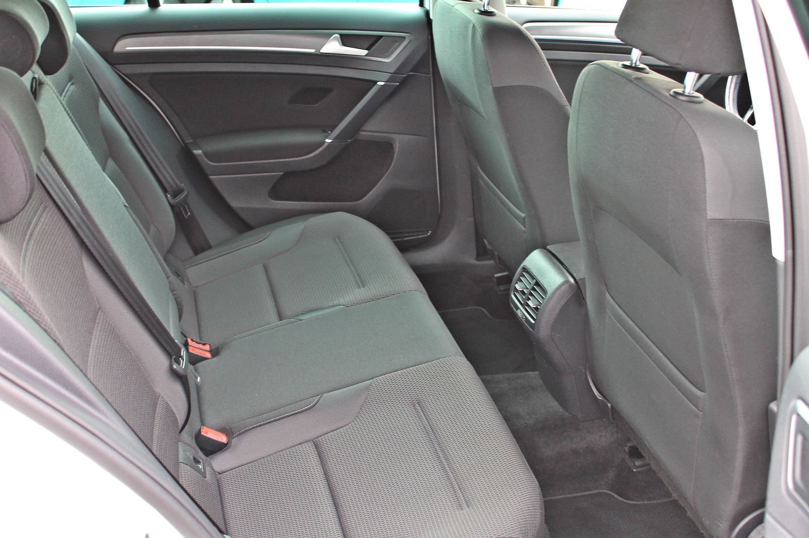 Volkswagen e-Golf 100KW - Samsaru's Car Outlet