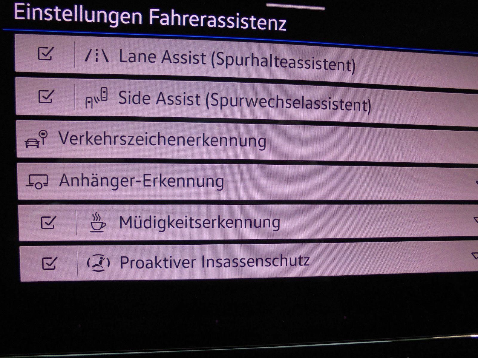 Volkswagen Passat Var Elegance/DSG/RLineEx/Pano/NaviPro/AHK