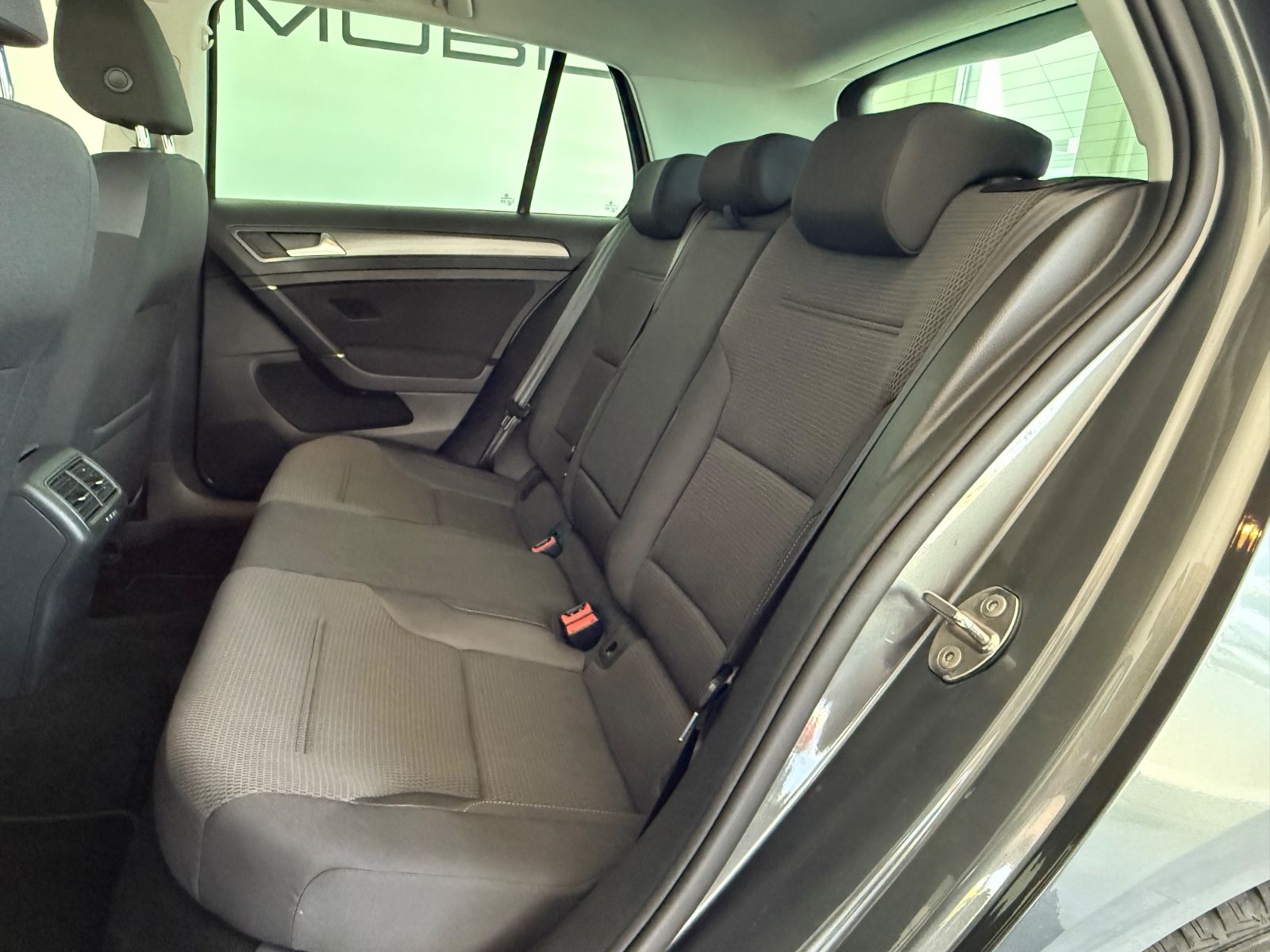 Volkswagen Golf VII Comfortline - Samsaru's Car Outlet