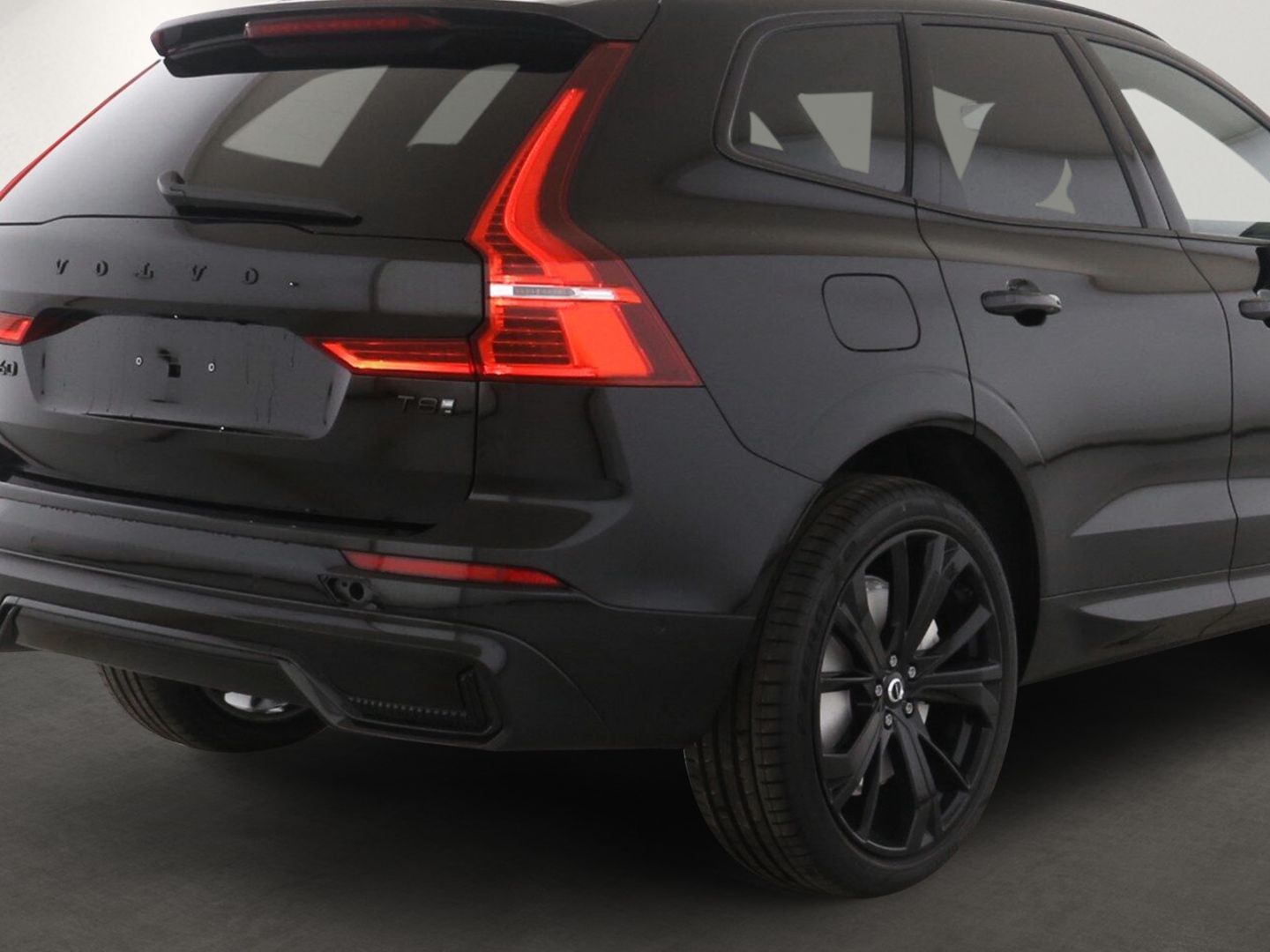 Volvo XC60 T8 Plus Black Edition Plug-In Hybrid AWD - Samsaru's Car Outlet