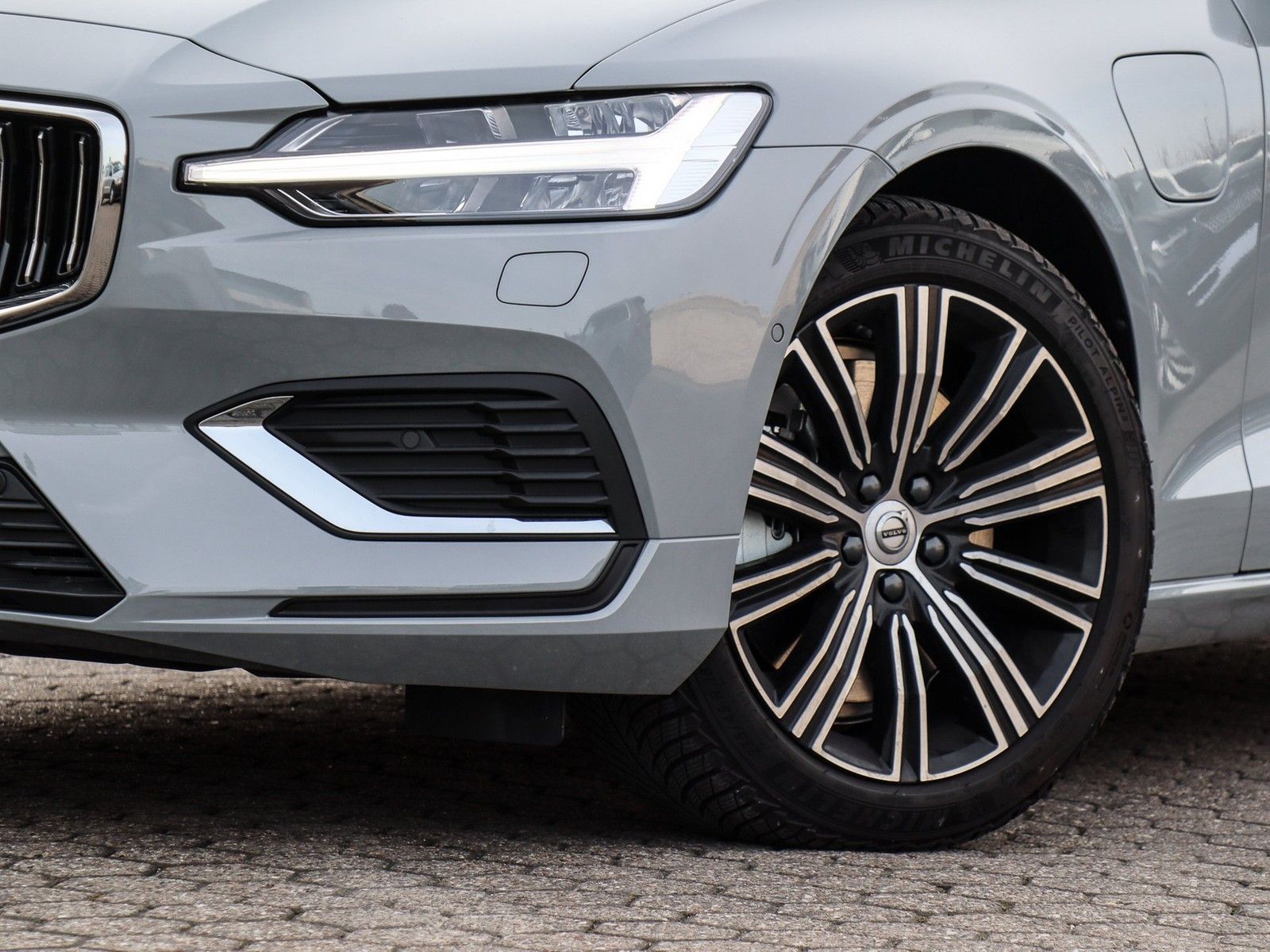 Volvo V60  T6 Recharge Plus Bright Plug-In Hybrid AWD