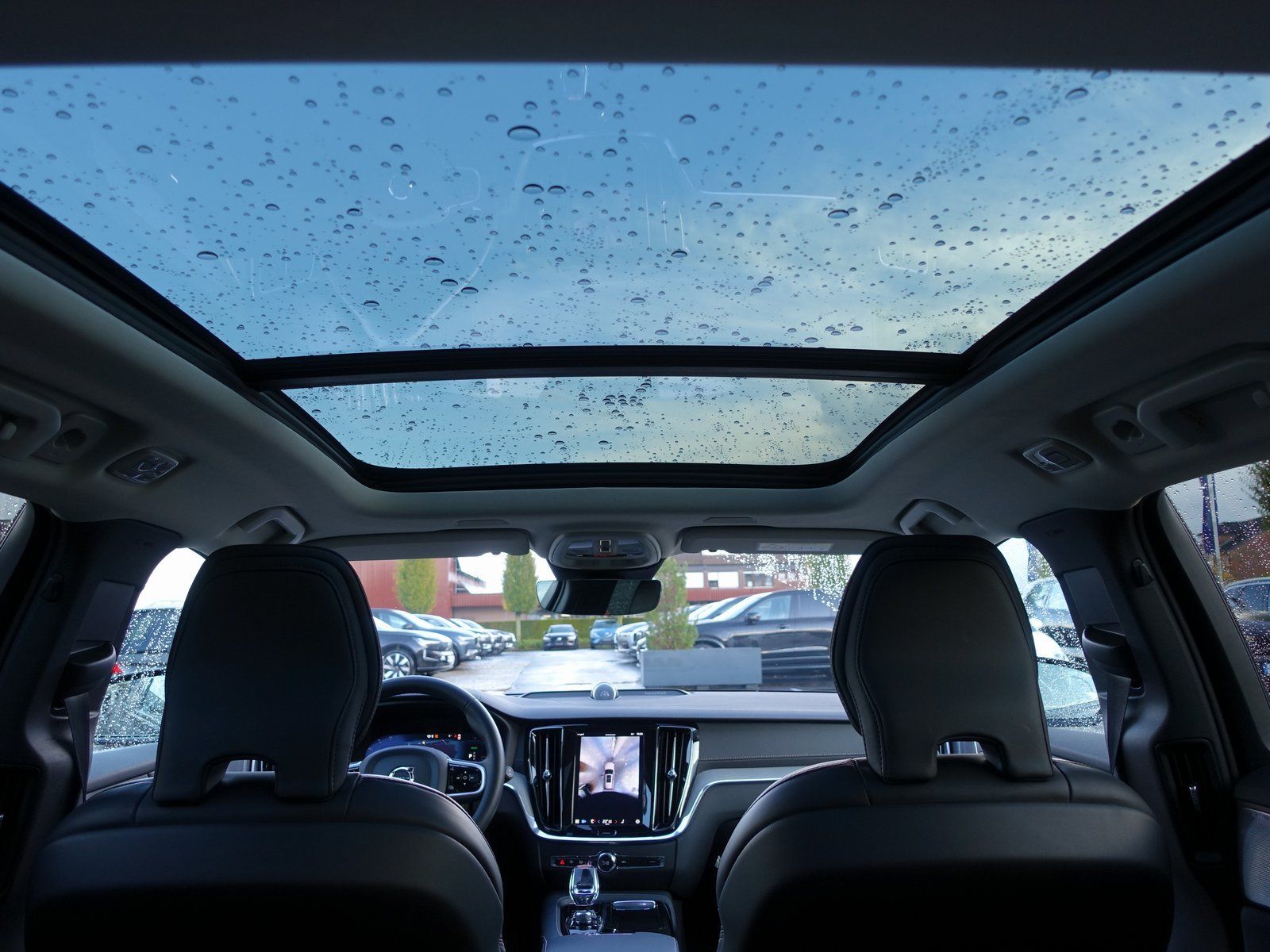 Volvo V60 Ultra Dark T8 AWD Plug-in Hybrid/360/B&W/AHK