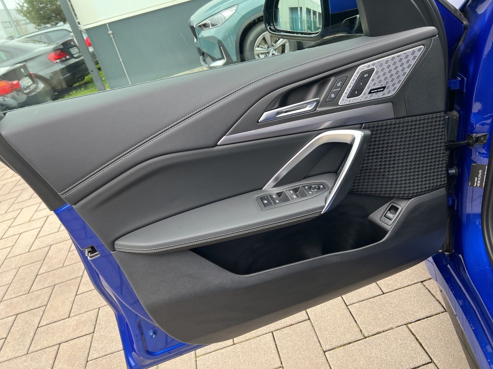 BMW X1 xDrive23i - Samsaru's Car Outlet