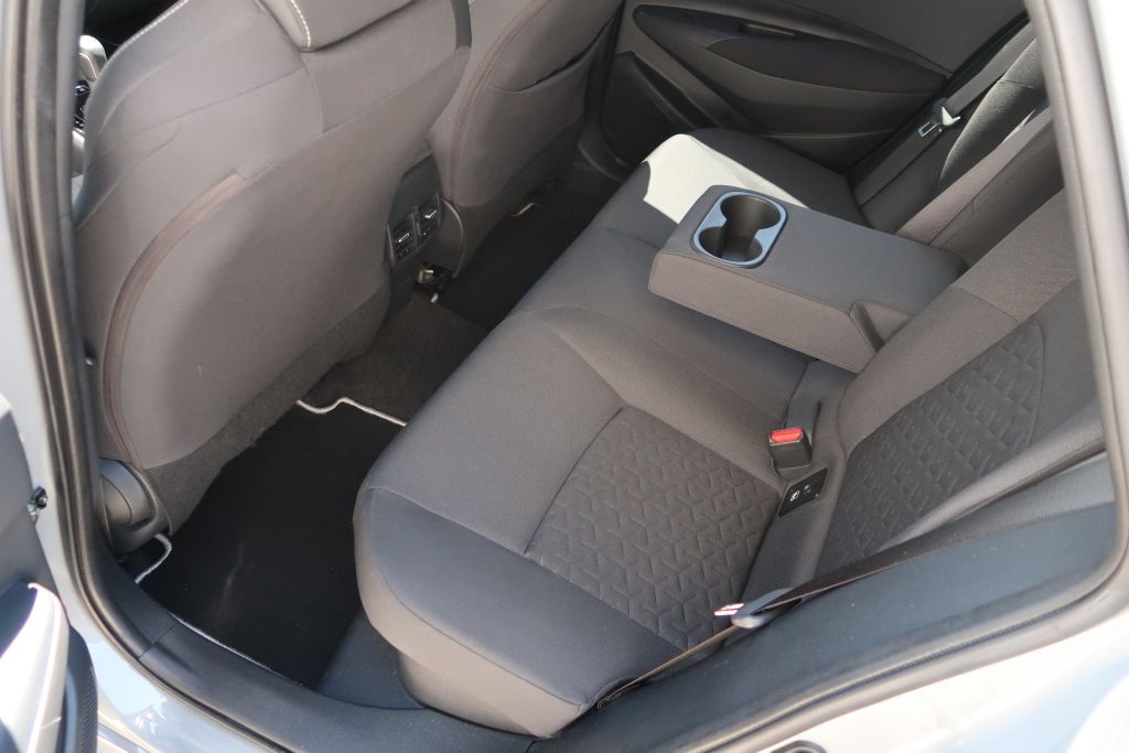 Toyota Corolla 2.0 Hybrid Touring S - Samsaru's Car Outlet