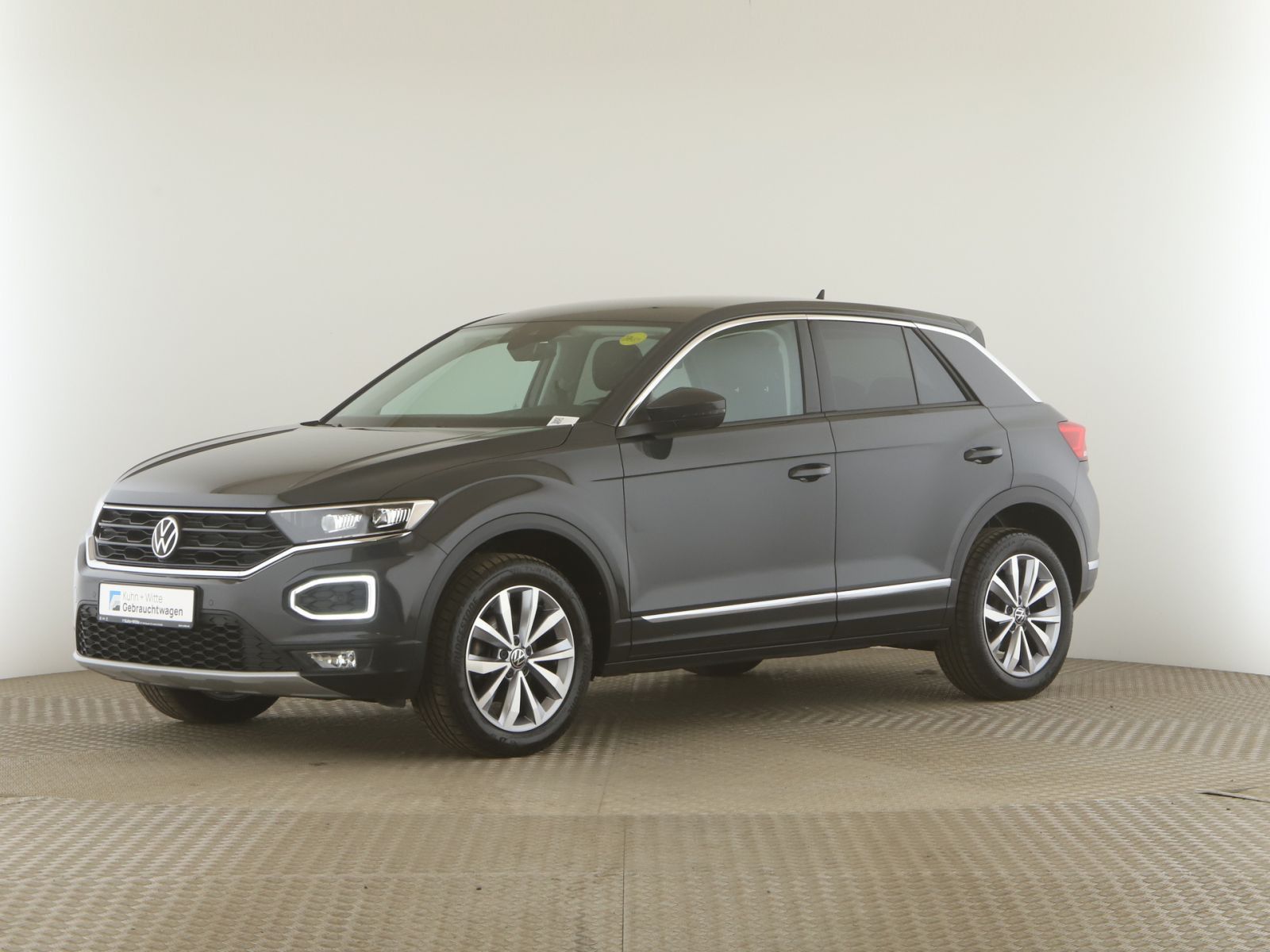 Volkswagen T-Roc 1.5 TSI Style - Samsaru's Car Outlet
