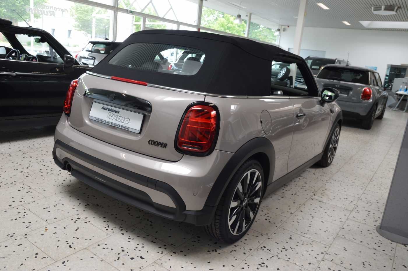 MINI CABRIO Cooper Classic - Samsaru's Car Outlet