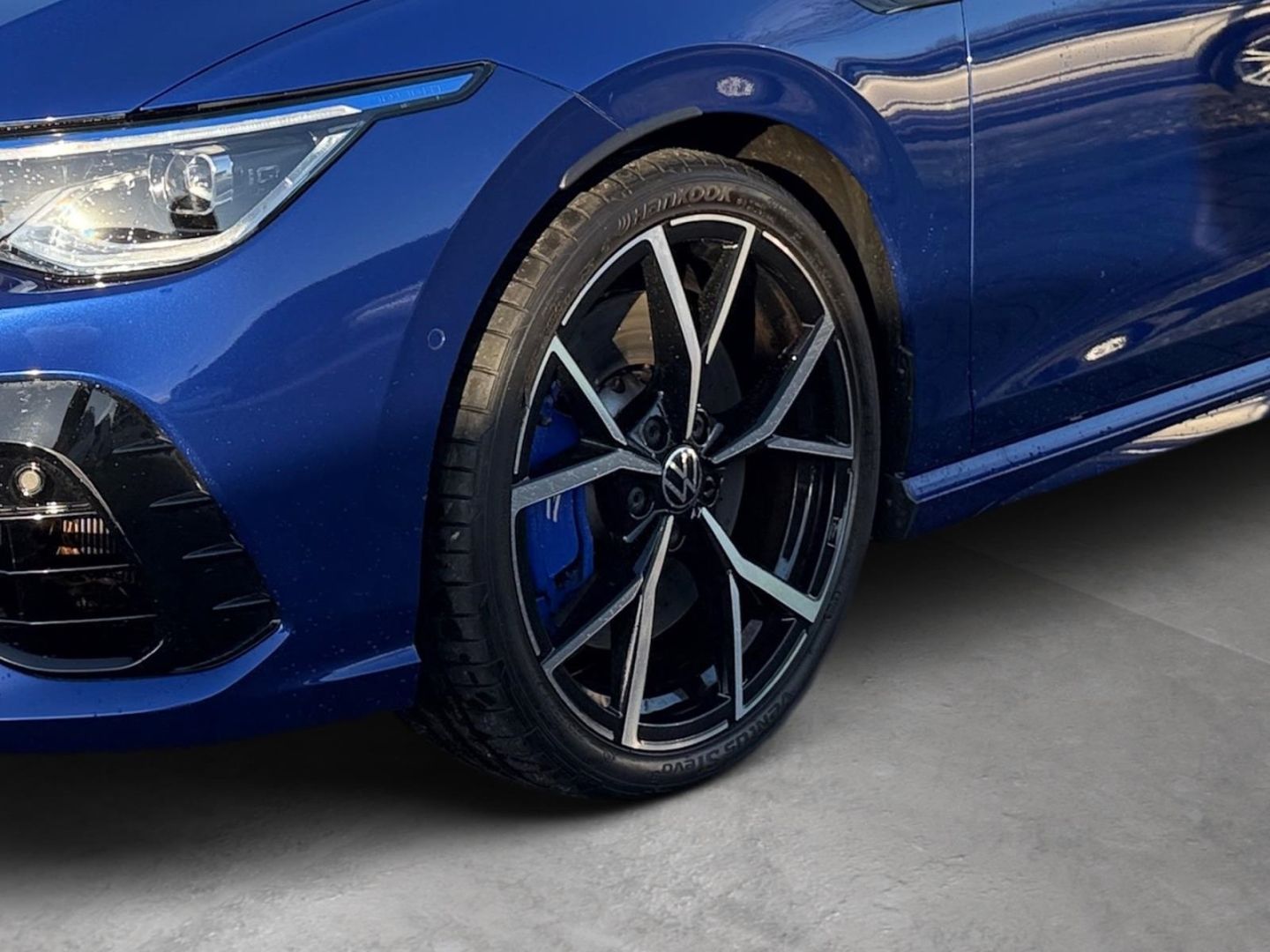 Volkswagen Golf VIII R 2.0 TSI 4Motion - Samsaru's Car Outlet