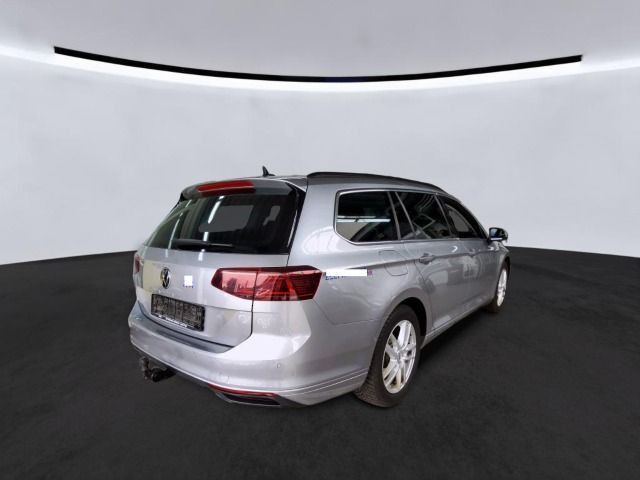 Volkswagen Passat Variant 2.0 TDI Business - Samsaru's Car Outlet
