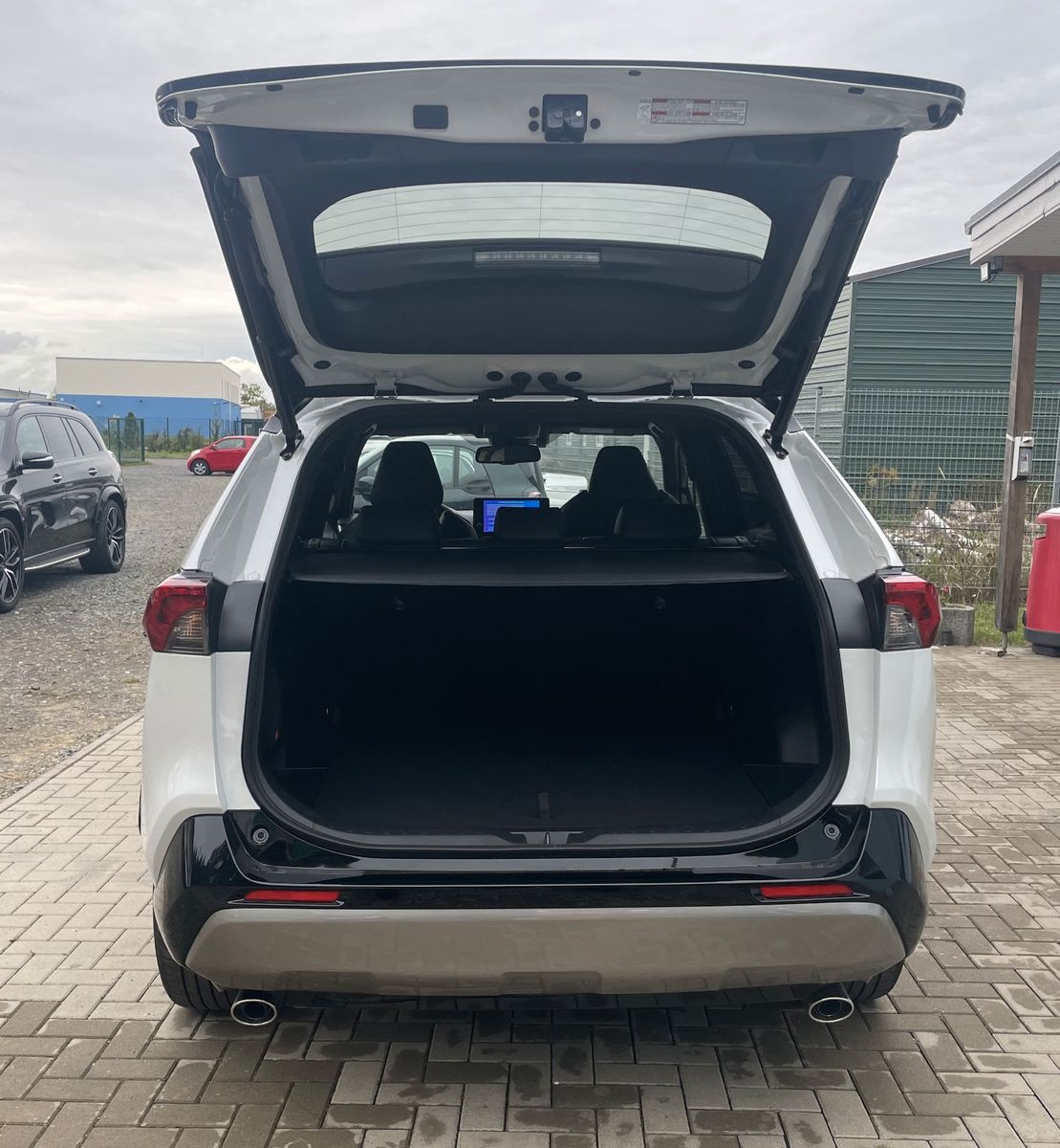 Toyota RAV 4 2.5 Style 4X4 FACELIFT LED NAVI JBL KAMERA