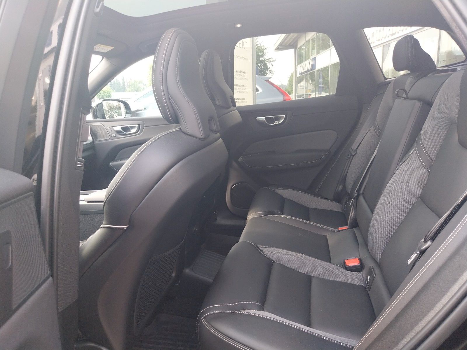 Volvo XC60 T6 Plus Black Edition Recharge