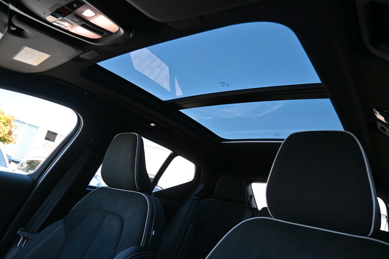 Volvo XC40 B4 DKG Ultra Dark*FSHZG*PANO*360°*ACC*AHK