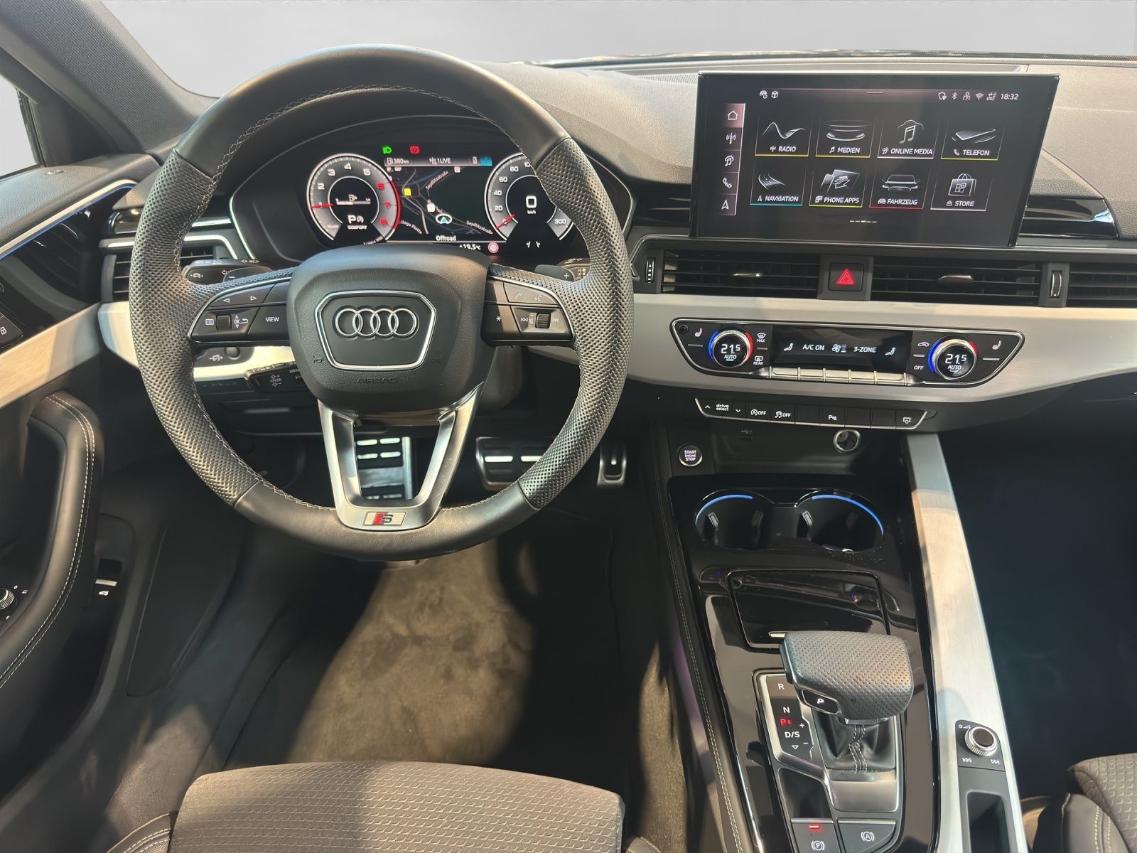 Audi A4 Avant 40 TFSI Q 2x S LINE MATRIX AHK LM19 KAM