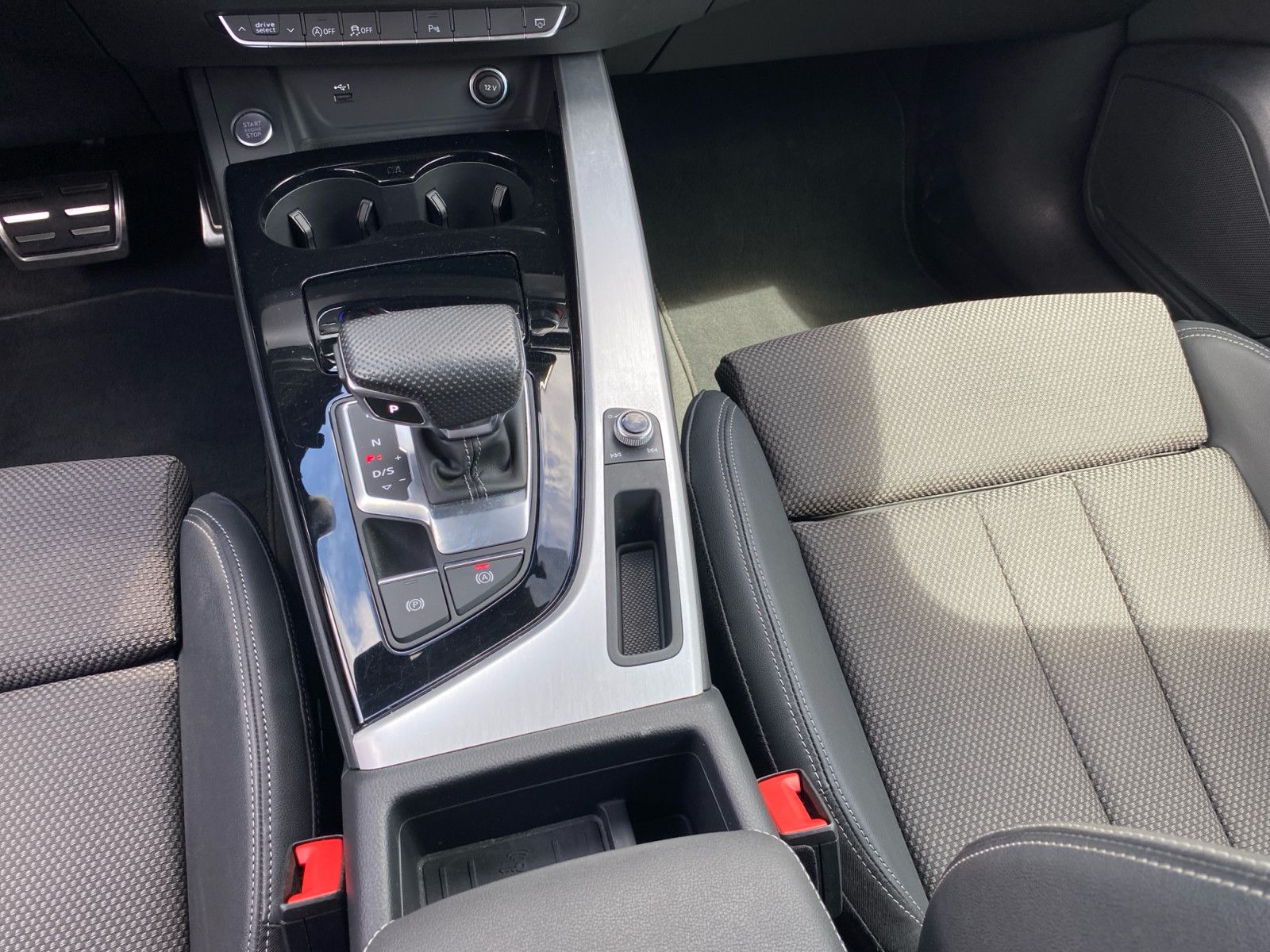 Audi A4 40 quattro 2.0TDI Avant S line ACC AHK KAMERA