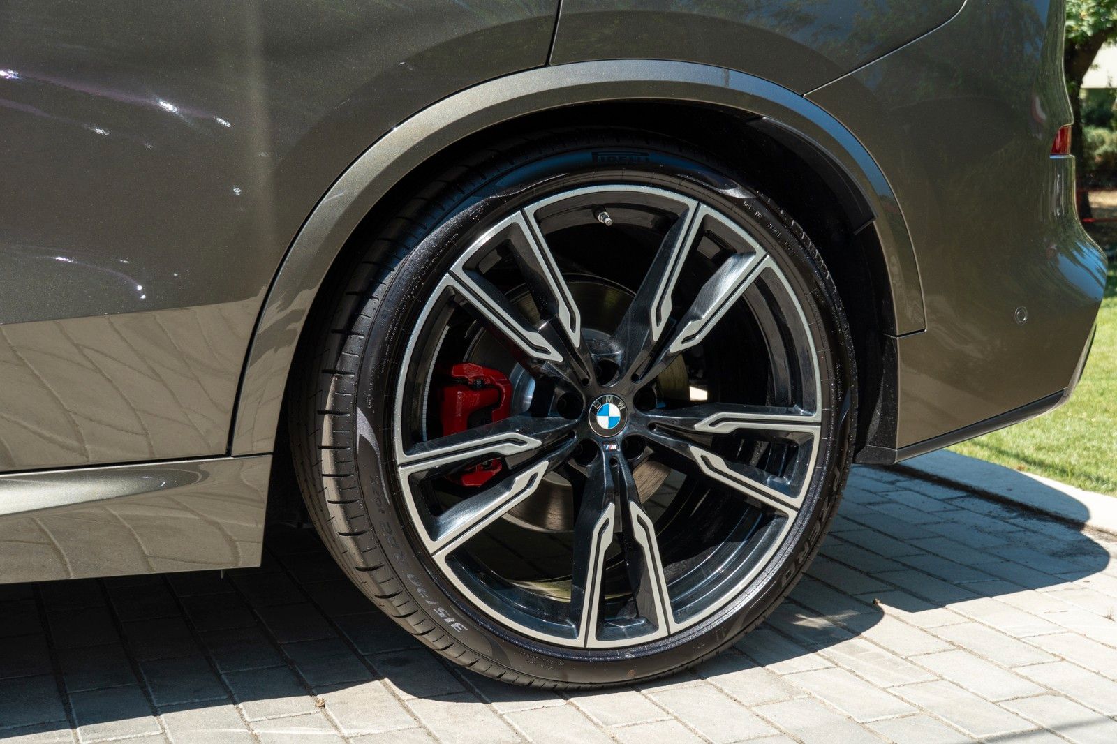 BMW X5 30d M SPORT.PANORAMA.LUFTFE.H/K.360°.AHK.22"