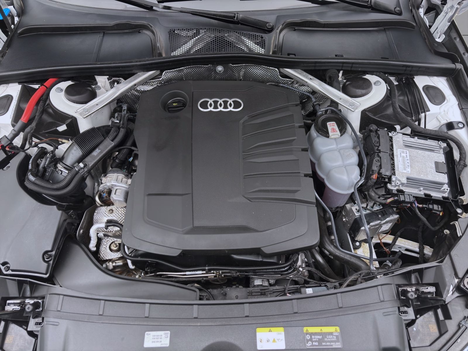 Audi A4 40 TDI Q S LINE STDHZG AHK NAVI HuD