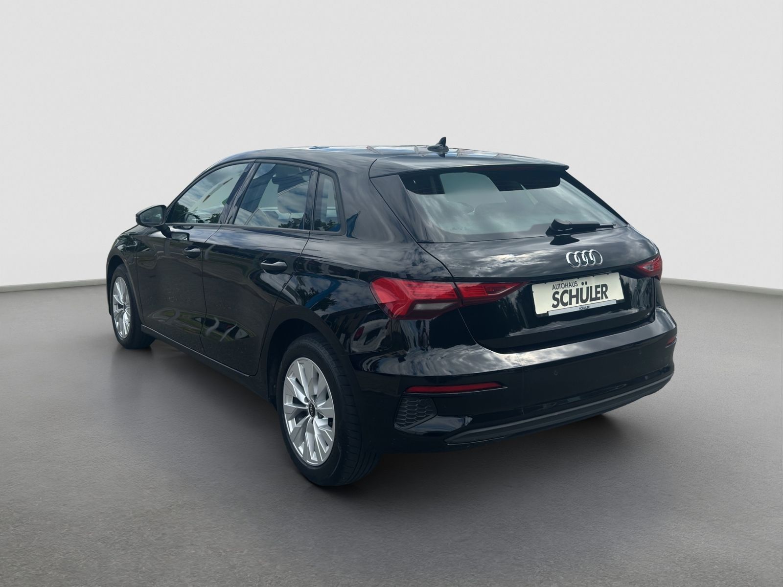 Audi A3 Sportback 40*1.4TFSI*e-tron*basis*NAVI*AHK*EP