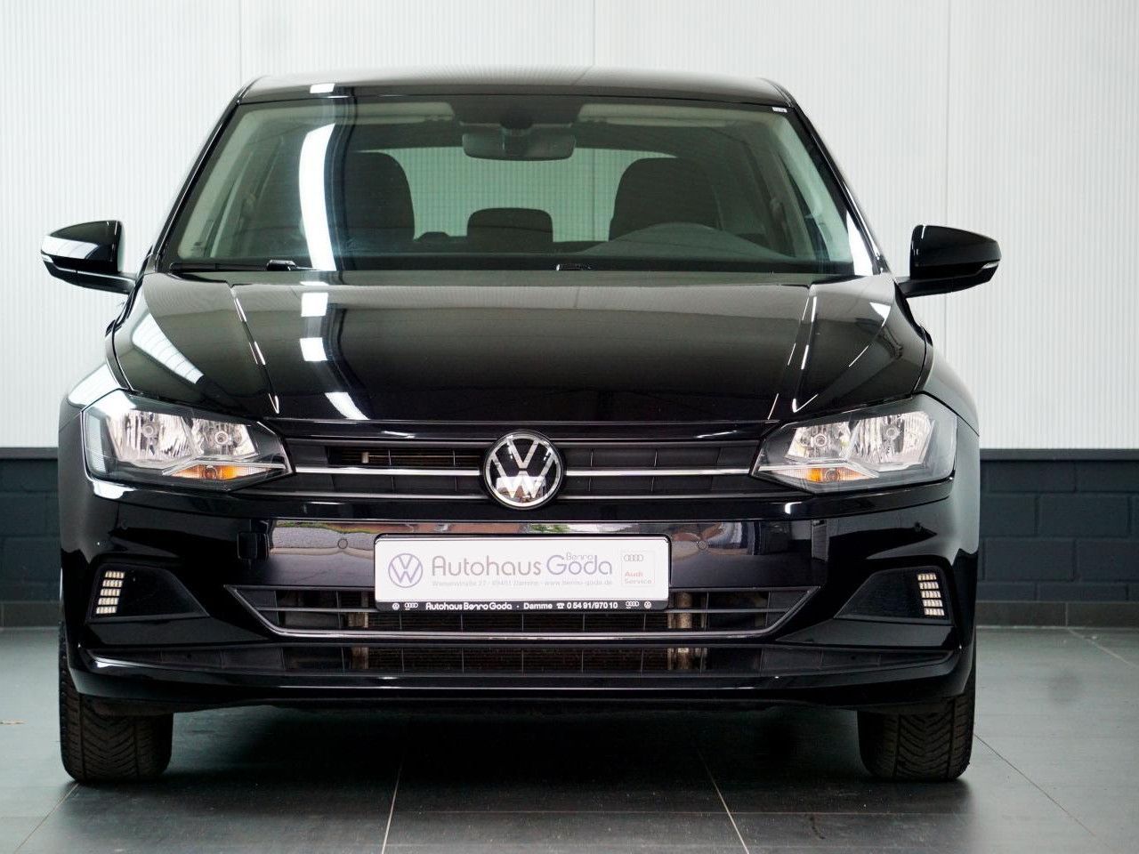 Volkswagen Polo Comfortline 1.0 TSI - Samsaru's Car Outlet