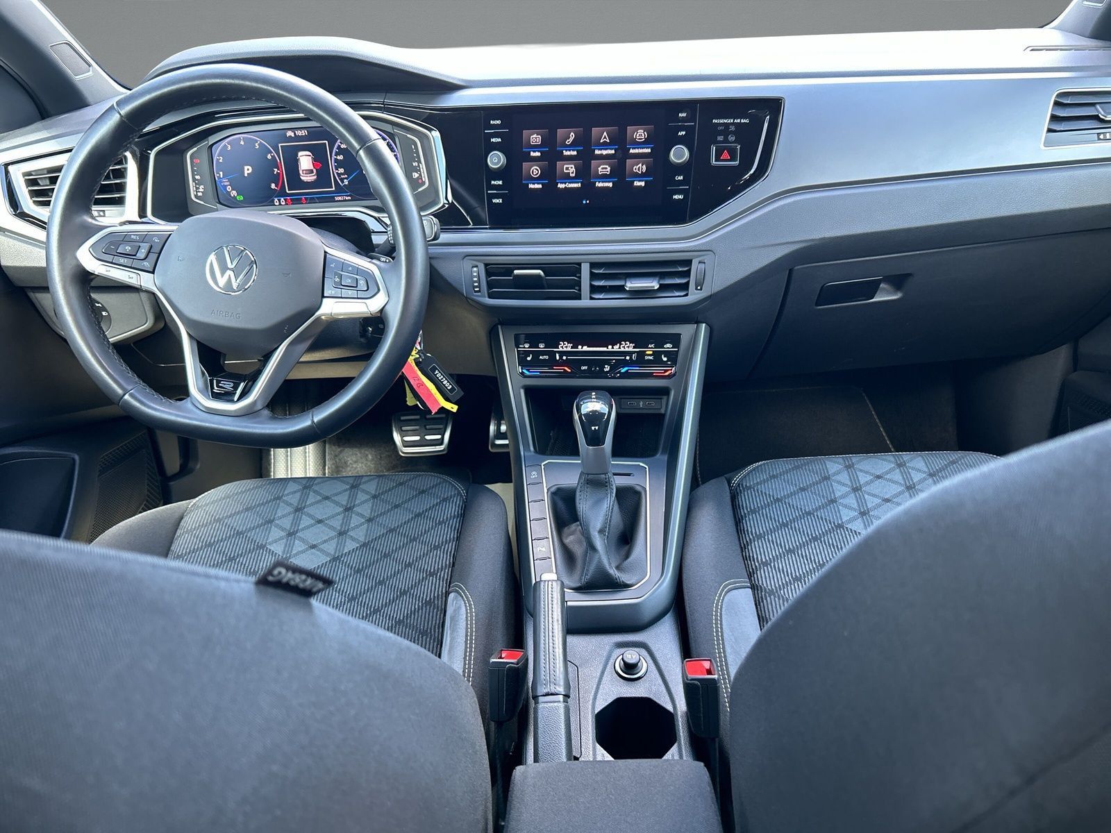 Volkswagen Taigo 1.5 TSI R-LINE - Samsaru's Car Outlet