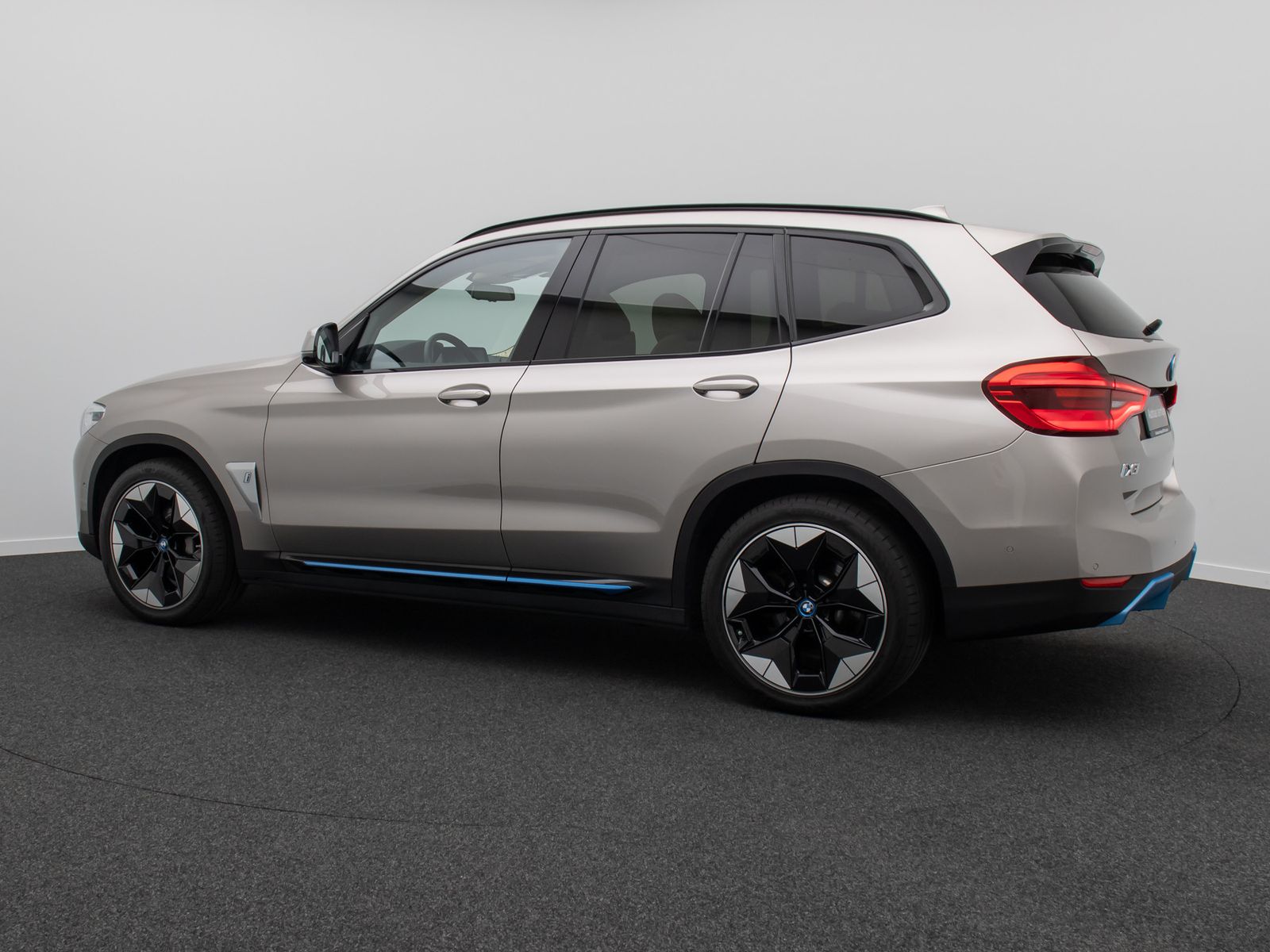 BMW iX3 IMPRESSIVE DAB 360°HUD Panorama H/K 20Zoll