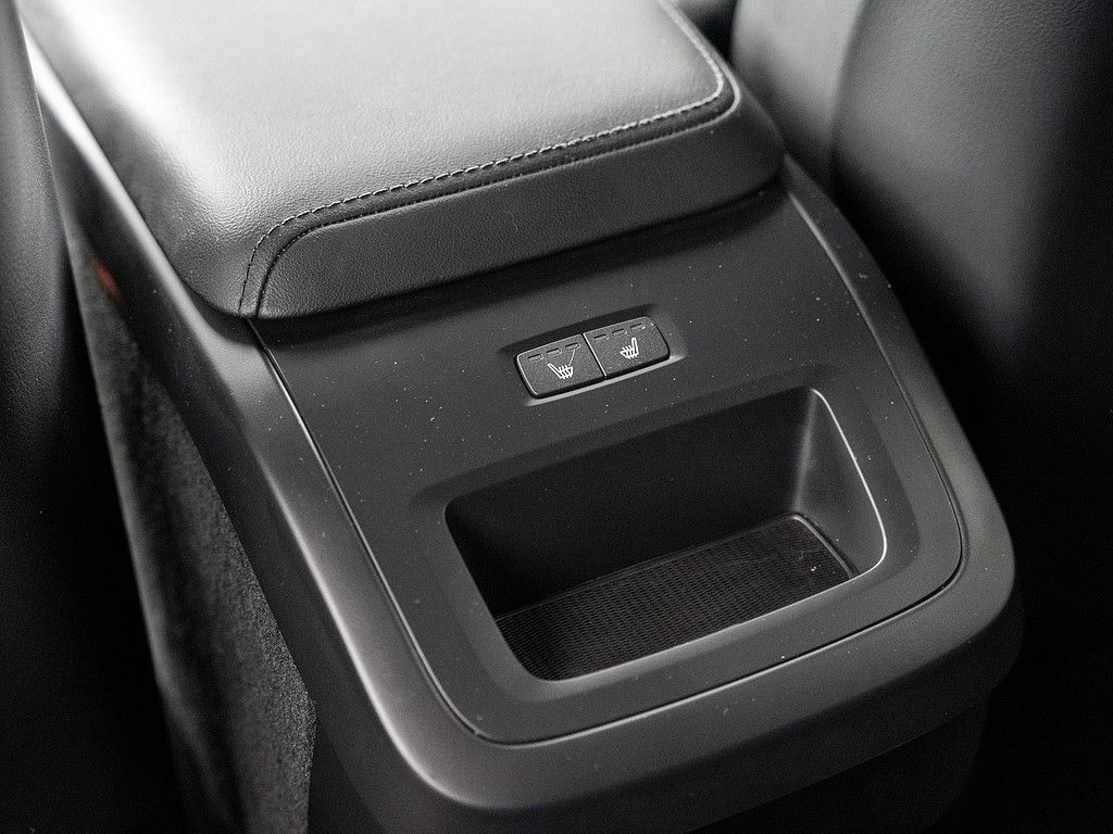 Volvo XC60 B4 Plus Dark LEDER H/K