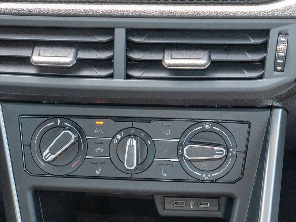 Volkswagen Taigo 1.0 TSI Life - Samsaru's Car Outlet