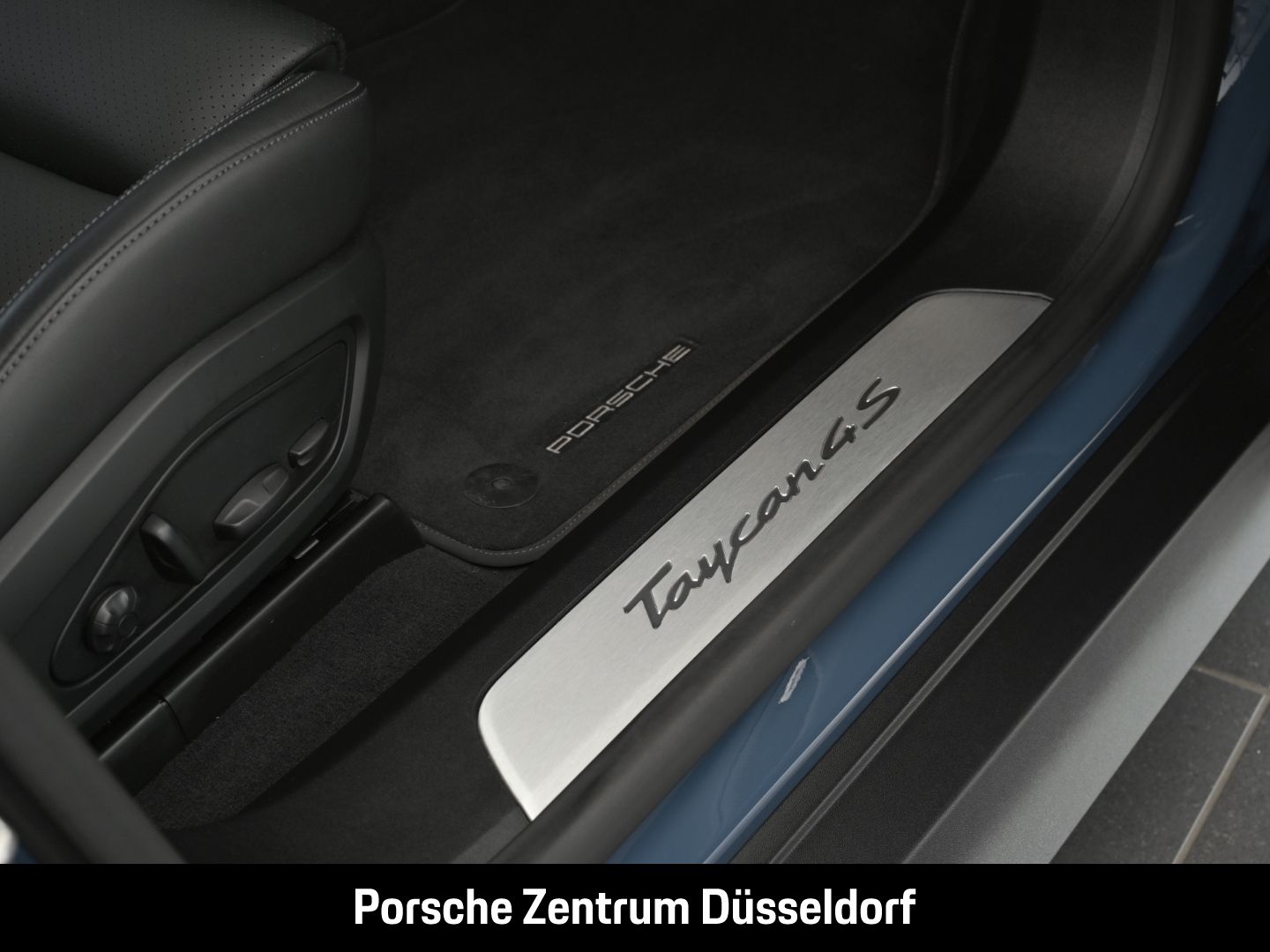 Porsche Taycan 4S Sport Turismo Neptunblau BOSE Panorama