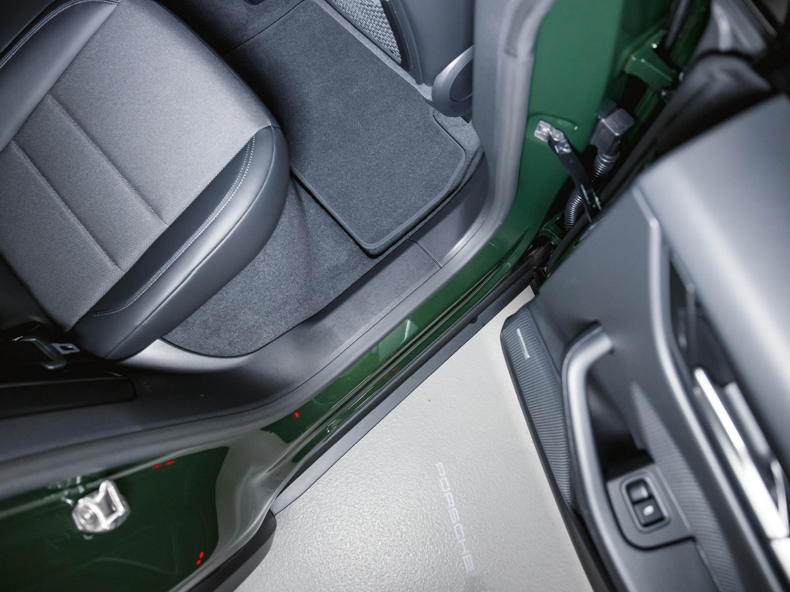 Porsche Macan 4S Electric - Samsaru's Car Outlet