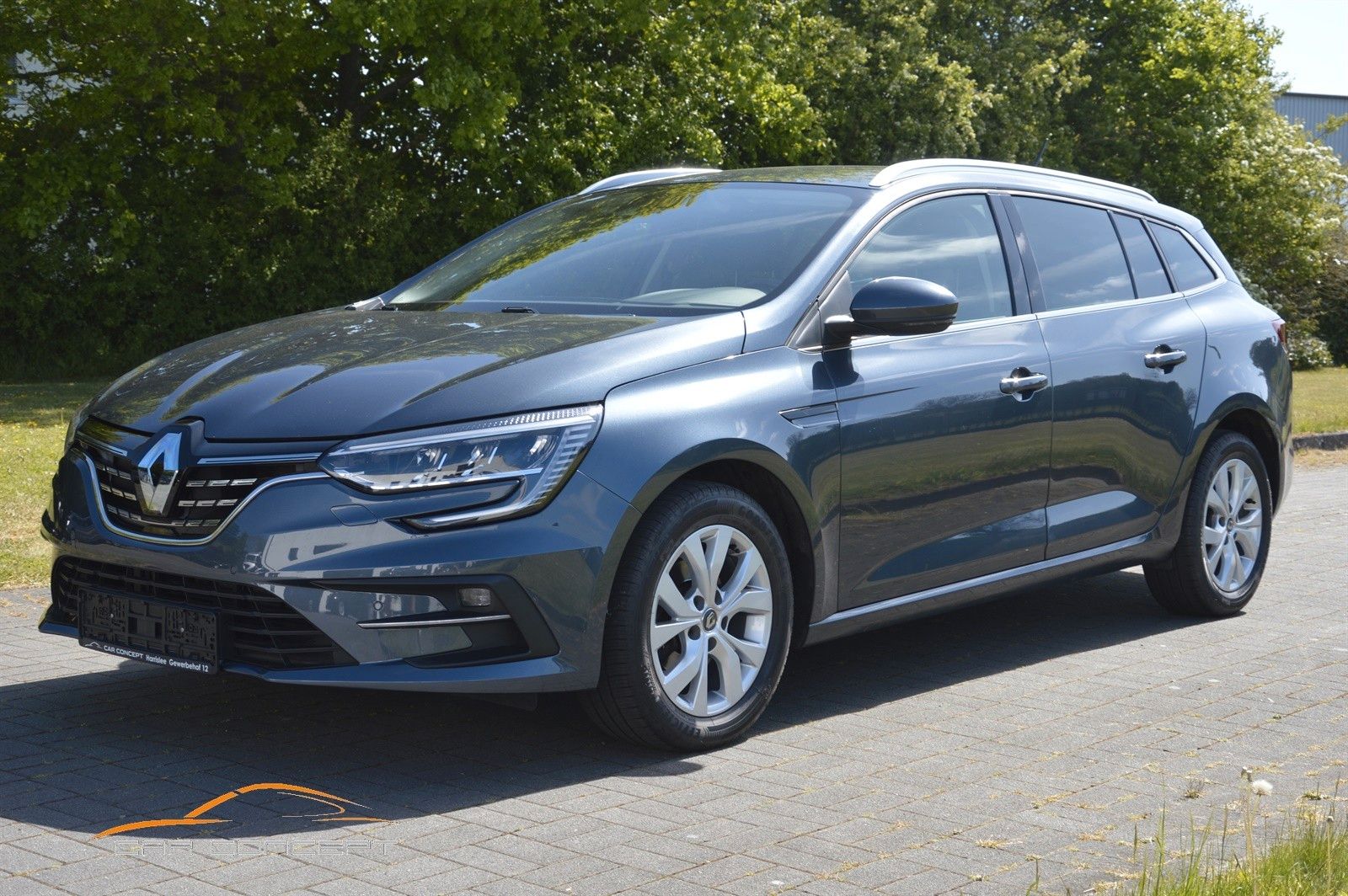 Renault Megane Grand Tour AUT Edition - Samsaru's Car Outlet