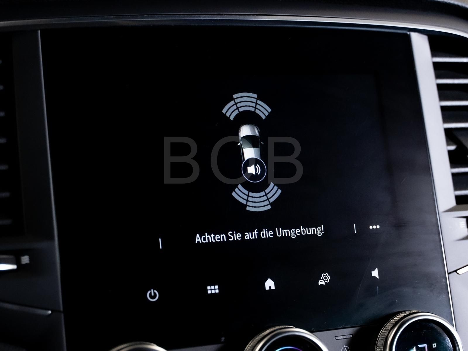 Renault Megane Grandtour ZEN E-TECH Plug-in - Samsaru's Car Outlet