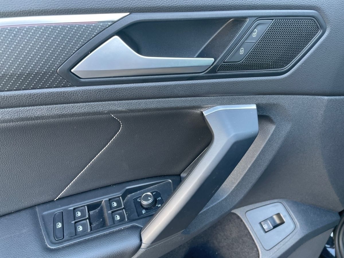 Volkswagen Tiguan 1.4 TSI eHybrid R-Line - Samsaru's Car Outlet