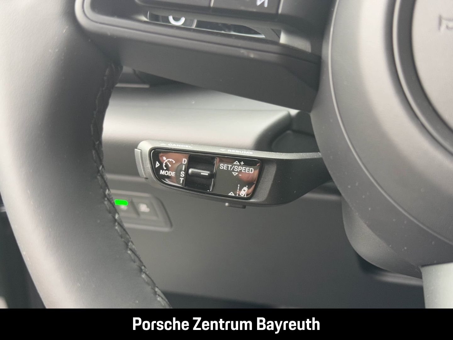 Porsche Macan 4S *AHV*MATRIX*INNO*LUFTFEDER.*HEADUP*BOSE