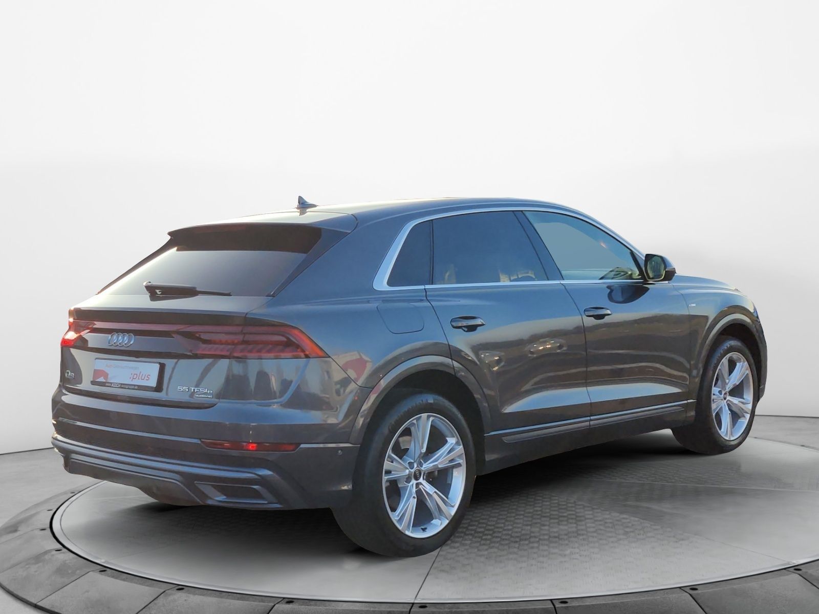 Audi Q8 55 TFSI e q. Tiptr. S-Line - Samsaru's Car Outlet