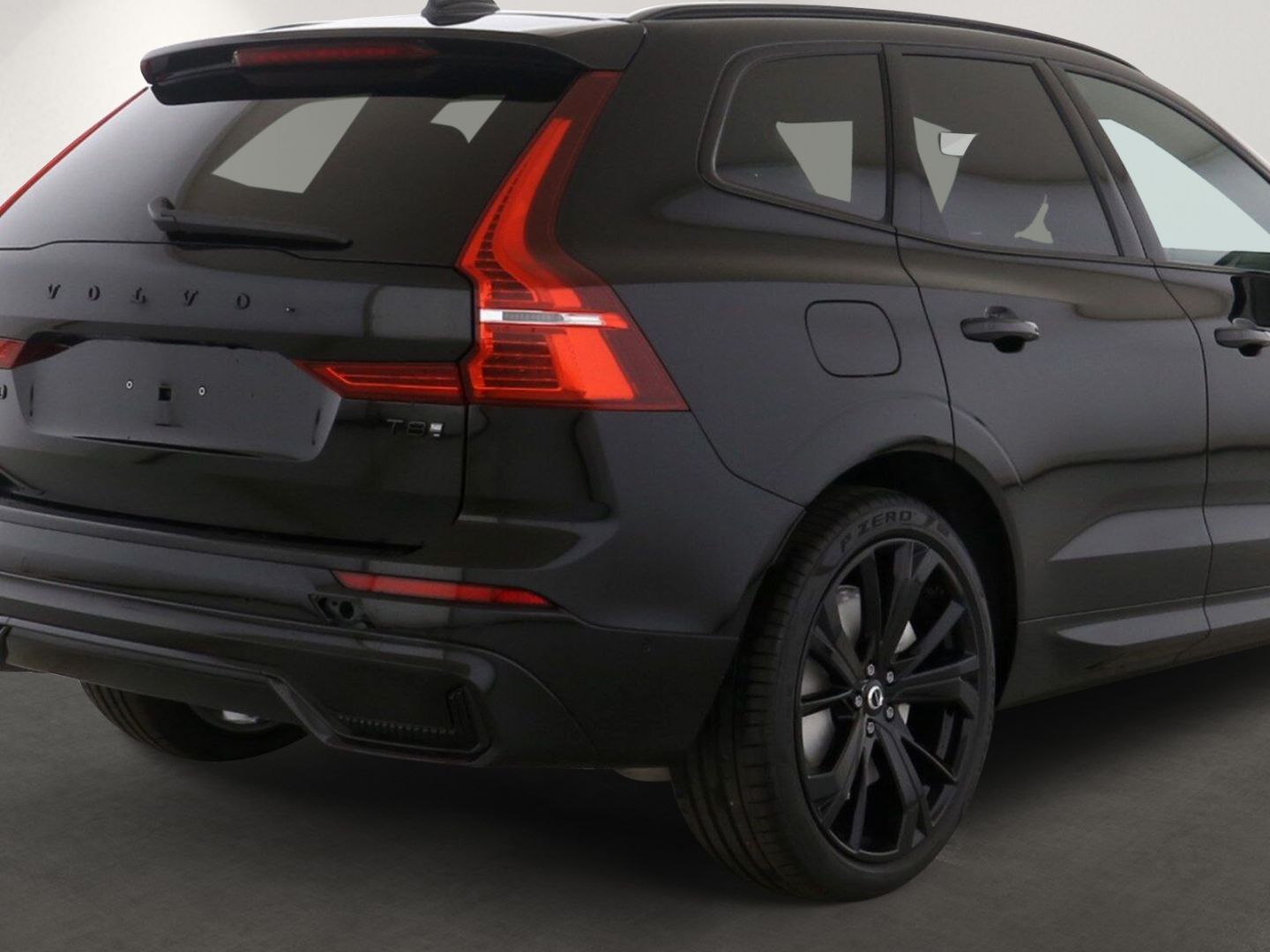 Volvo XC60 T8 Plus Black Edition Recharge Plug-In Hybrid - Samsaru's Car Outlet