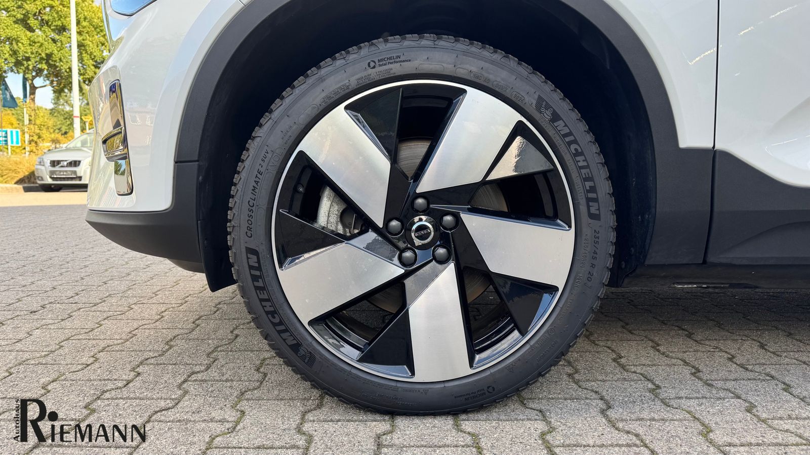 Volvo XC40 Recharge Twin Motor Plus + Winter-Paket