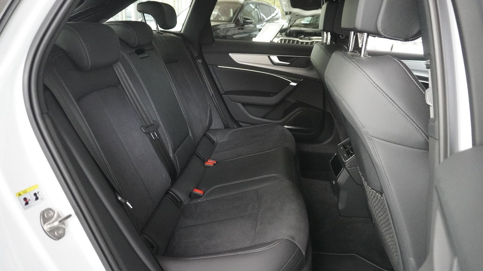 Audi A6 Avant 45 TFSI quattro S line Black Edition - Samsaru's Car Outlet