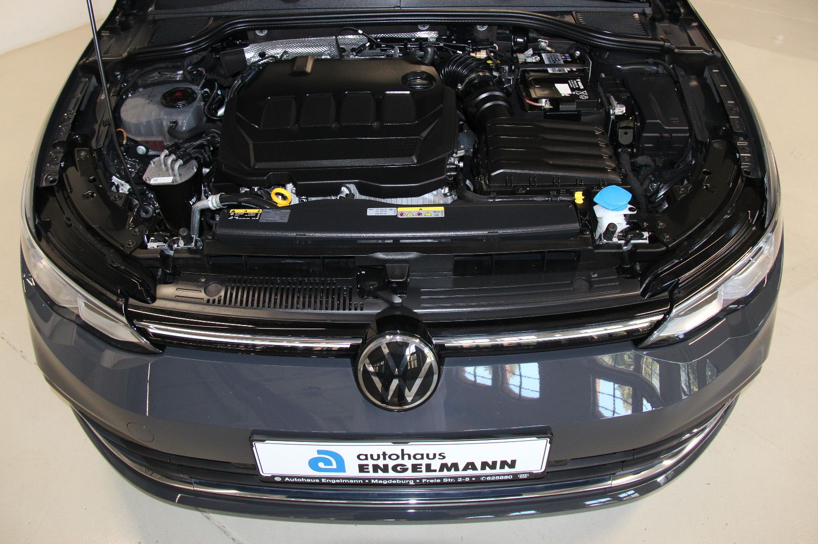 Volkswagen Golf 8 Var.Style 2.0 TDI DSG - Samsaru's Car Outlet