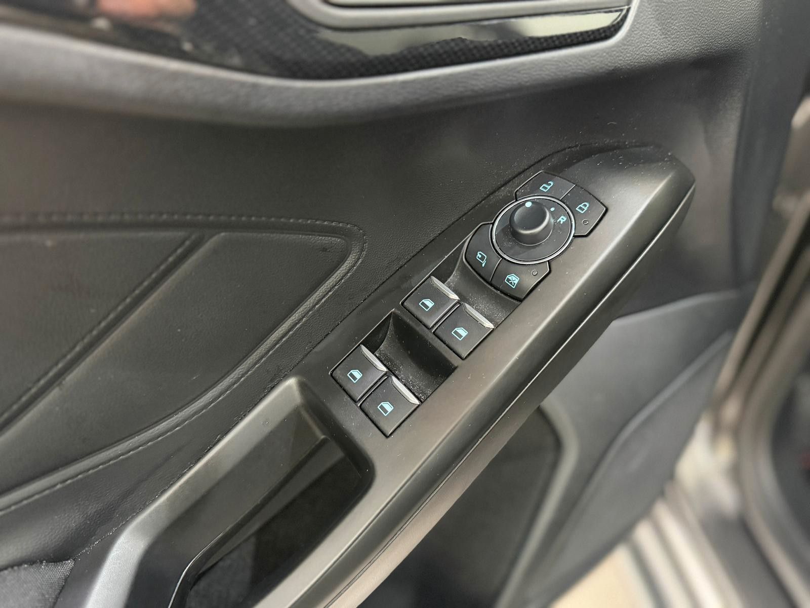 Ford Focus Turnier ST-Line X Aut. 1.Hand|AHK|HUD|PDC