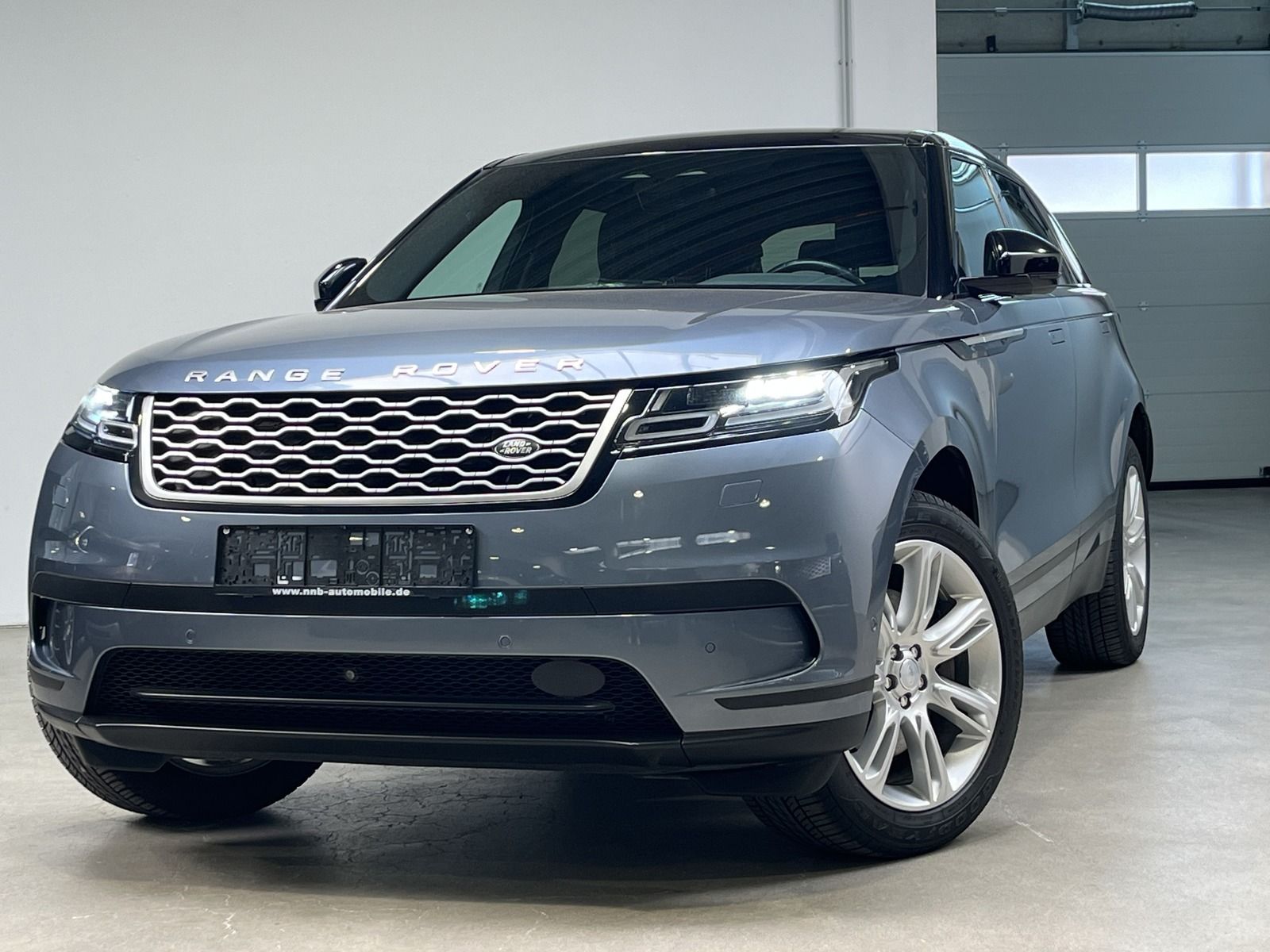 Range Rover Velar - Samsaru's Car Outlet