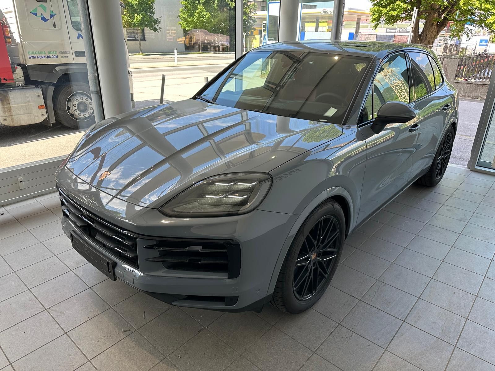 Porsche Cayenne Facelift -19%/gr-rot/Pan/Mtx/ACC/14W/21
