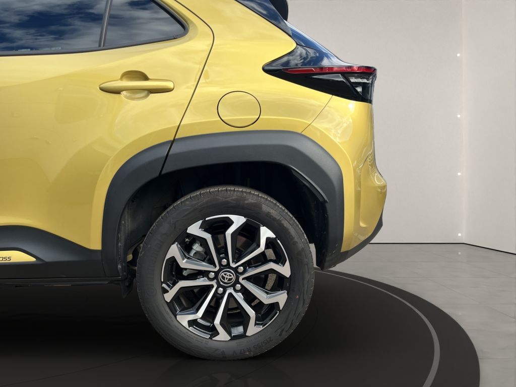 Toyota Yaris Cross Hybrid 1.5 VVT-i Team D 15 Jahre Gar