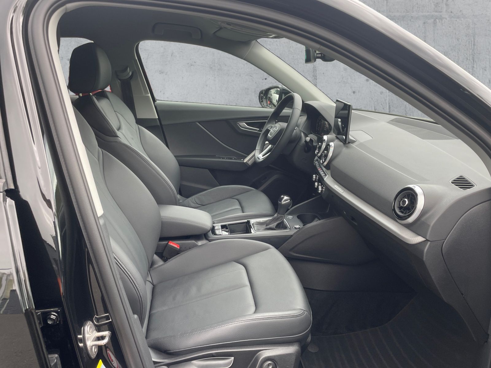 Audi Q2 40 TFSI QU S-TR S-LINE LED+NAVI+RFK+ACC+AHK