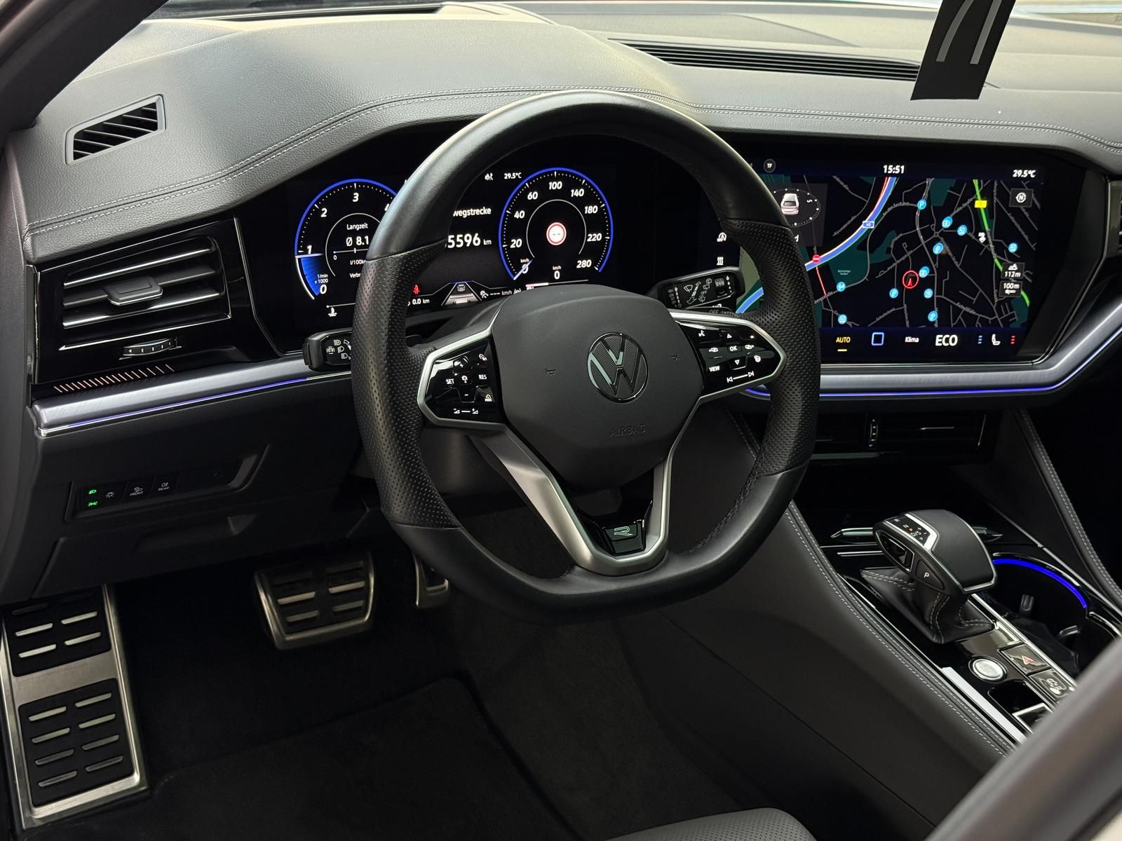 Volkswagen Touareg 3.0 TDI 4M R-Line Pano*HuD*StHzg*Massage