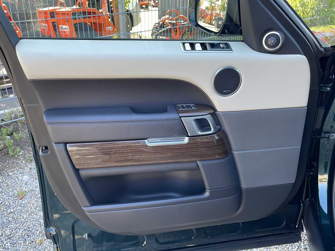 Range Rover Sport P525 Autobiography Dynamic - Samsaru's Car Outlet